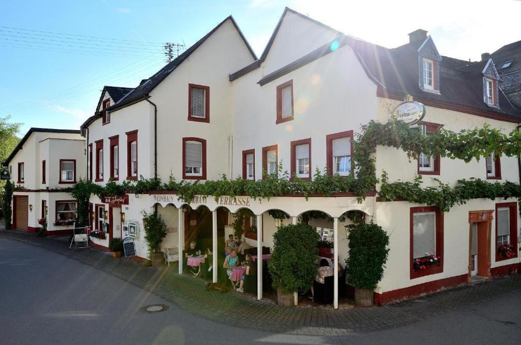 Weinhaus Hotel Zum Josefshof Graach ภายนอก รูปภาพ