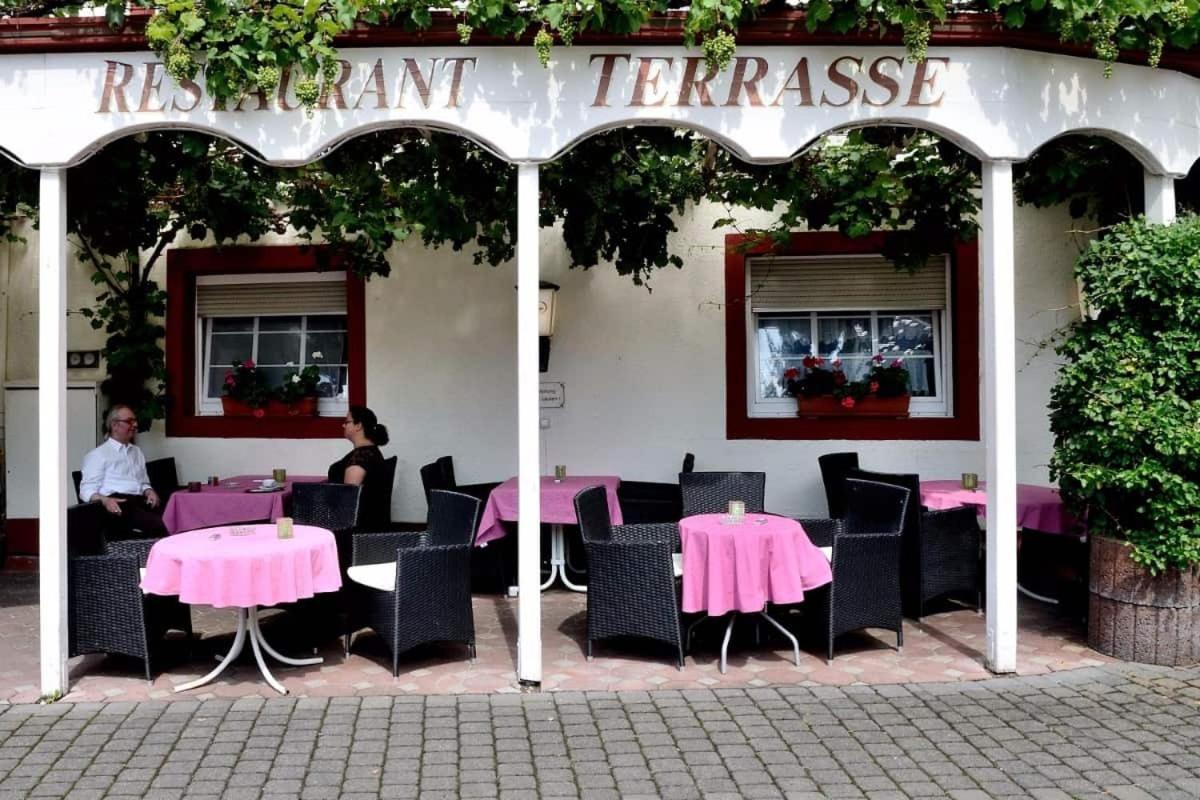Weinhaus Hotel Zum Josefshof Graach ภายนอก รูปภาพ