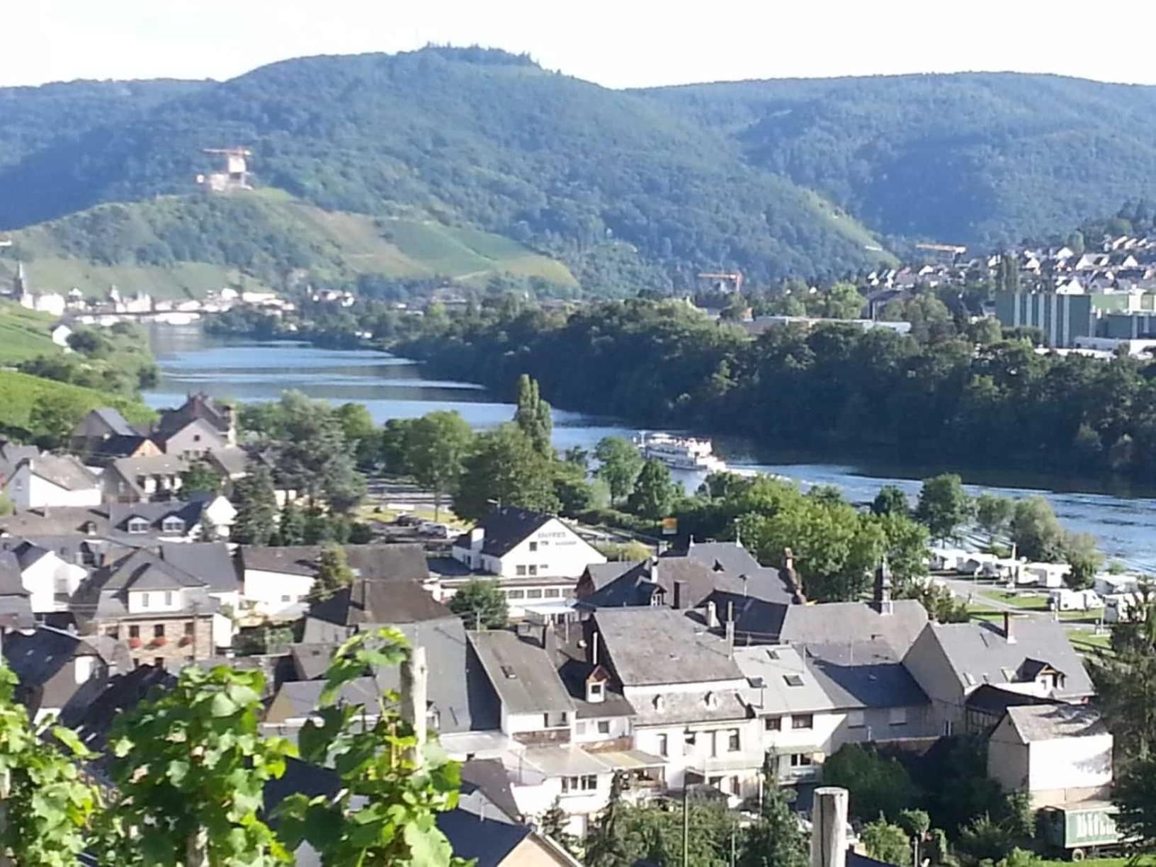 Weinhaus Hotel Zum Josefshof Graach ภายนอก รูปภาพ