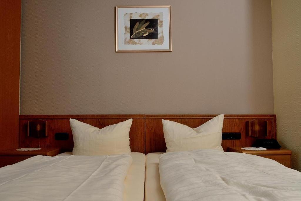 Weinhaus Hotel Zum Josefshof Graach ภายนอก รูปภาพ