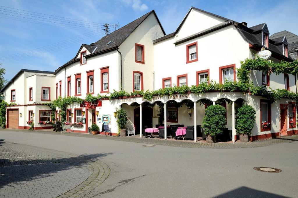 Weinhaus Hotel Zum Josefshof Graach ภายนอก รูปภาพ